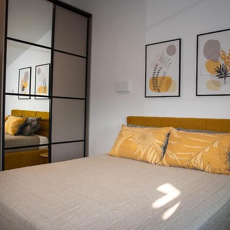 Blue Sky Apartment Rovigno Esterno foto