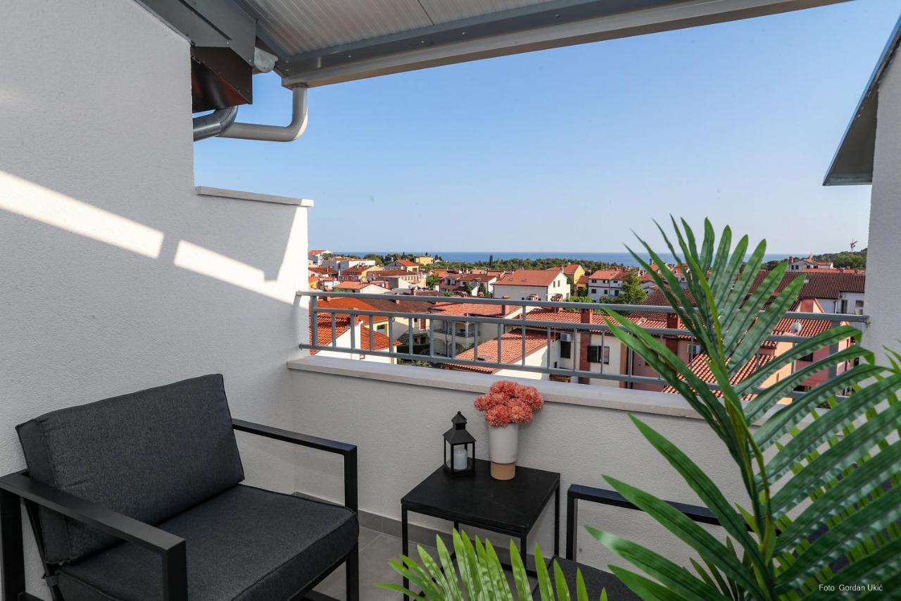 Blue Sky Apartment Rovigno Esterno foto