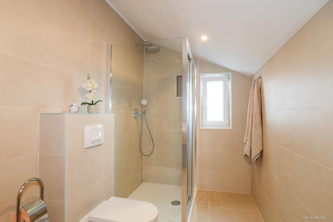 Blue Sky Apartment Rovigno Esterno foto