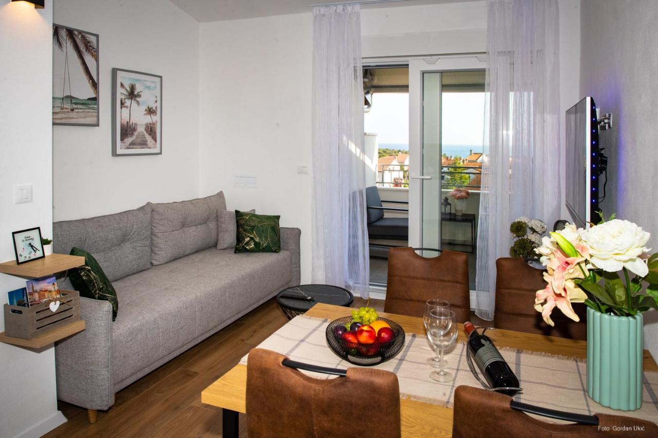Blue Sky Apartment Rovigno Esterno foto